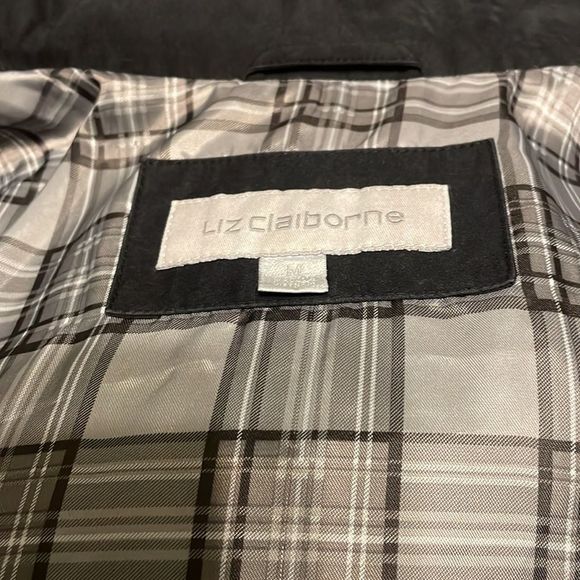 Black Coat - Picture 3 of 3